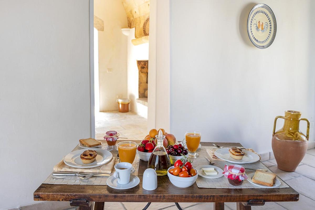Masseria Berzario เมเลนดูญโญ ภายนอก รูปภาพ