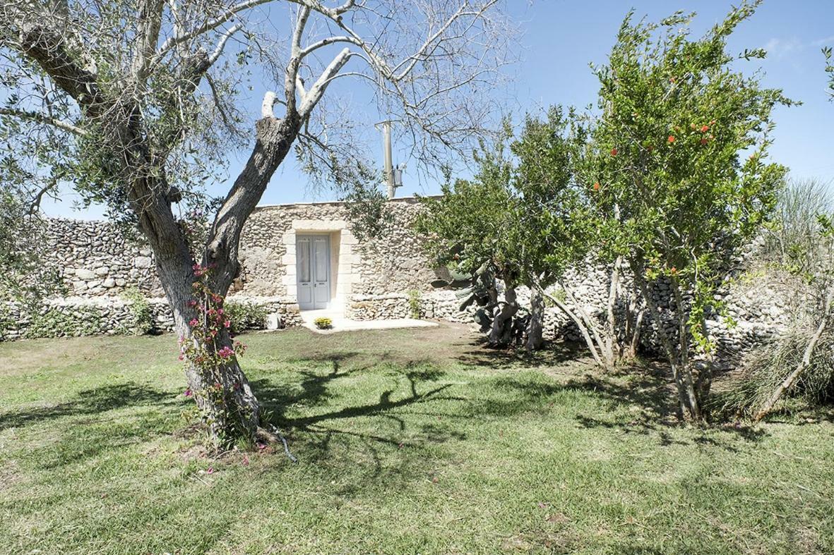 Masseria Berzario เมเลนดูญโญ ภายนอก รูปภาพ